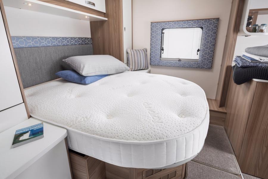 Интерьер Swift Motorhomes Escape 685 2016 года  (фото 6 из 10)
